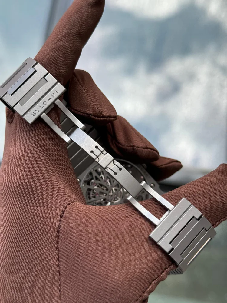 Bulgari Octo Finissimo Skeleton 8 Days papers